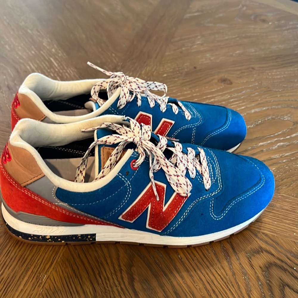 New Balance men’s Blue Retro Sneakers MRL996AT